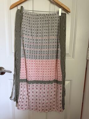 Max Studio Mixed Print  Skirt in Pink, Black, green